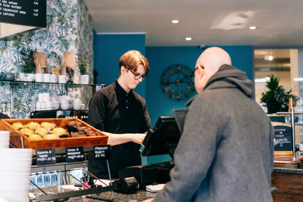 5 Ways a Smart POS System Can Increase Restaurant Efficiency